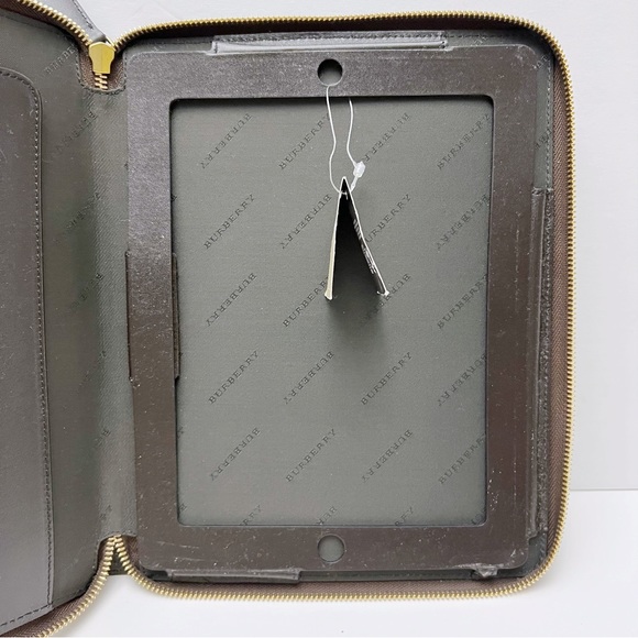 Burberry Haymarket Check Coated Logo Canvas iPad 2 Zip Cover Case - Picture 8 of 12